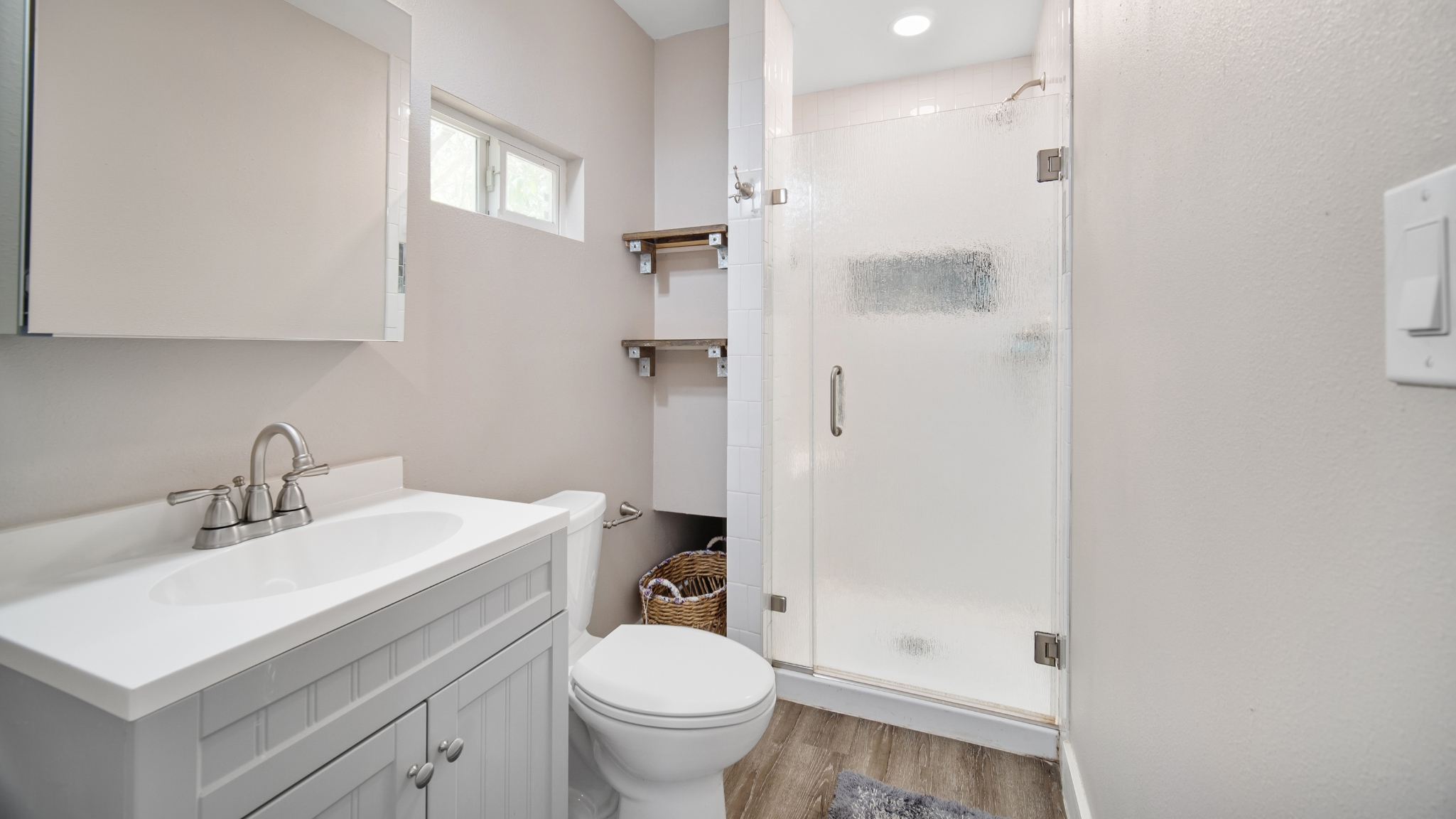 Walk-in-Tub-Specialist-Bathroom-Remodeling-Near-Me-walk-in-shower